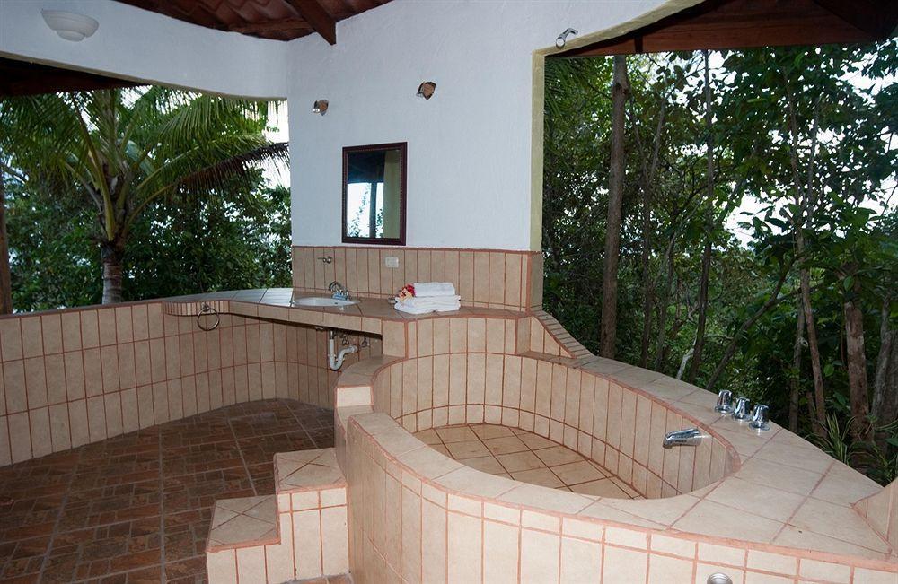 Lagunavista Villas Carate Ngoại thất bức ảnh